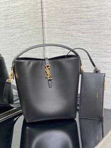 YSL LE 5 À 7 SUPPLE LARGE bag